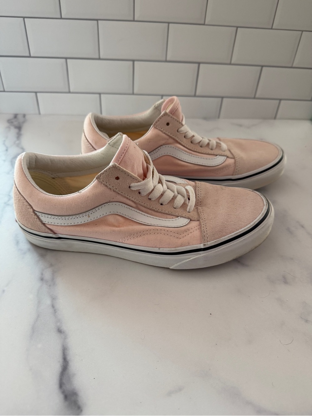 Vans Old Skool Women’s 7.5 Pink Suede Canvas White Stripe Sneakers